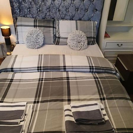 Petals Room 2 Leeds  Bagian luar foto