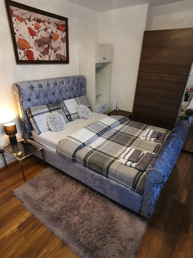 Petals Room 2 Leeds  Bagian luar foto