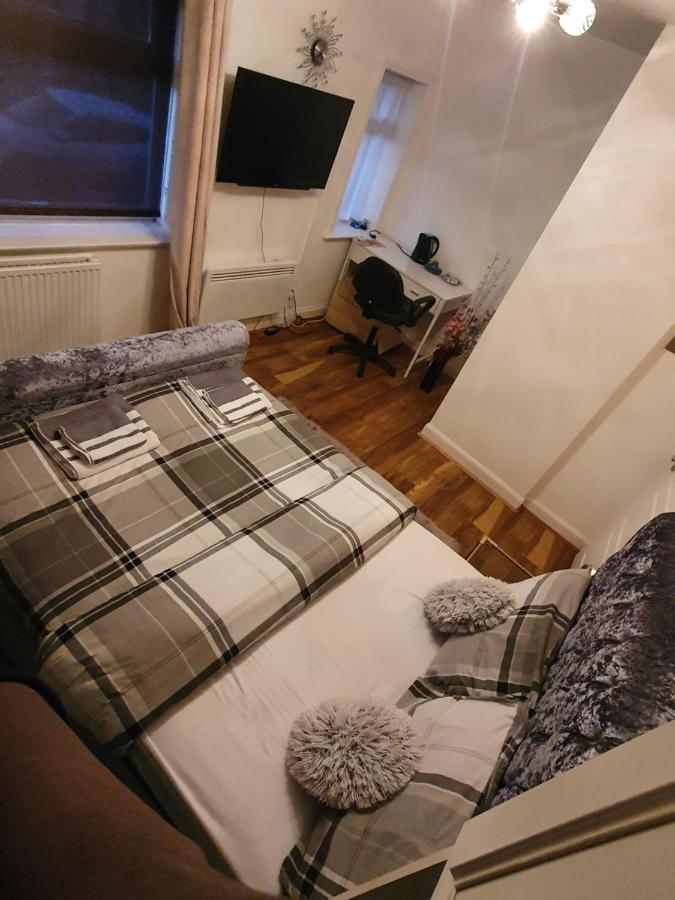Petals Room 2 Leeds  Bagian luar foto