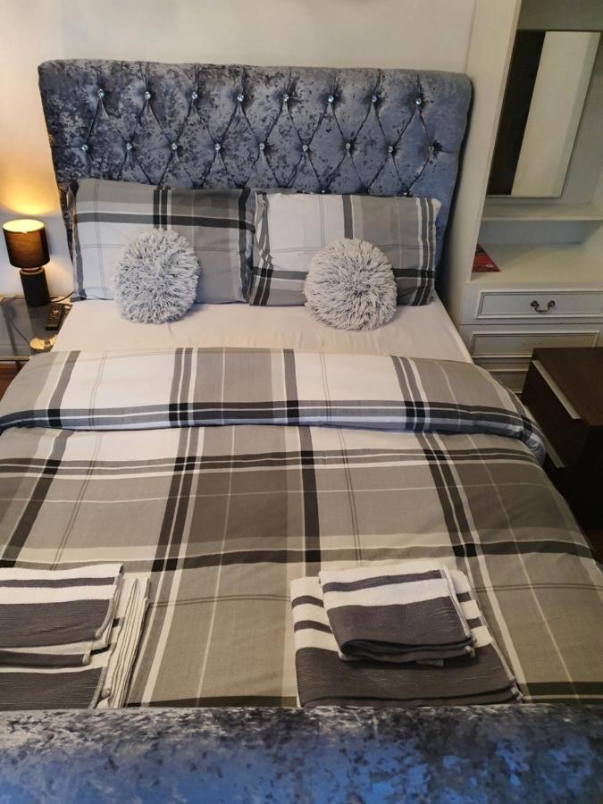 Petals Room 2 Leeds  Bagian luar foto
